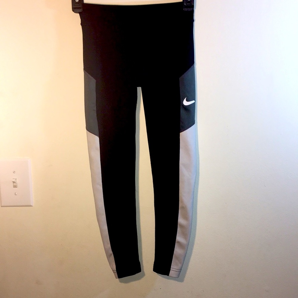 Girl’s Nike 7/8ths Leggings. Black, Dark Grey, & Light Grey.